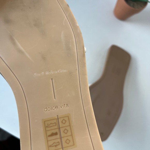 Dolce Vita NYX Flat Sandals Womens Shoes Sz 9 Cream Square Toe Slip On Strappy - Picture 8 of 11